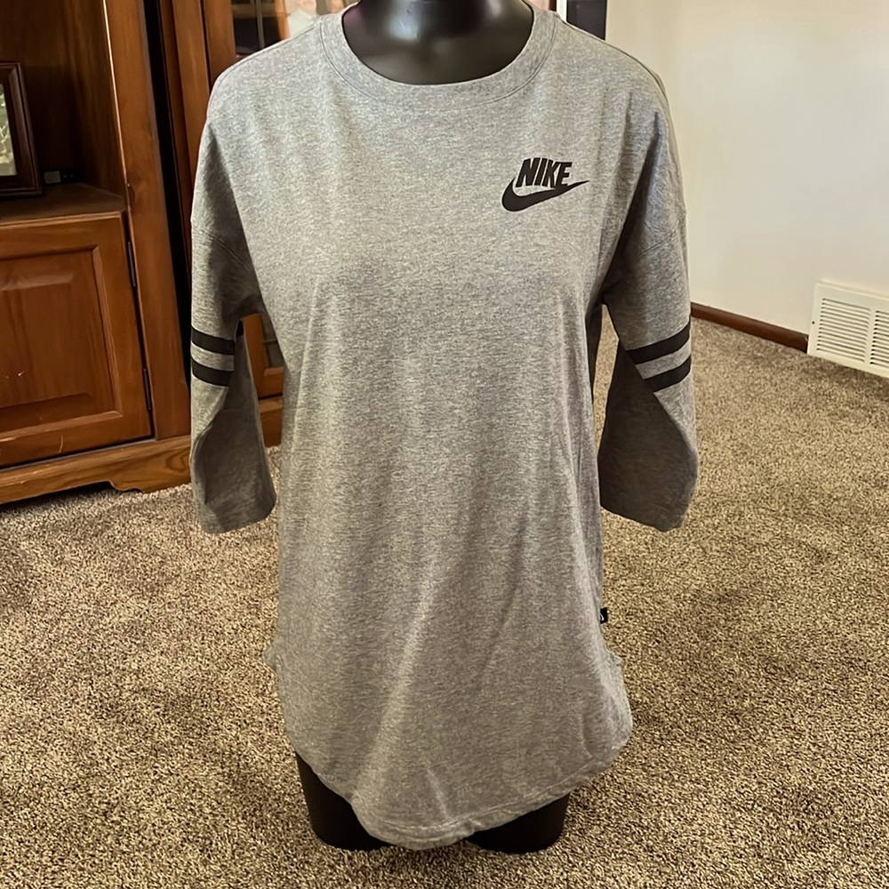 Women’s Just Do It Nike 3/4’s sleeve top. Size Medium.